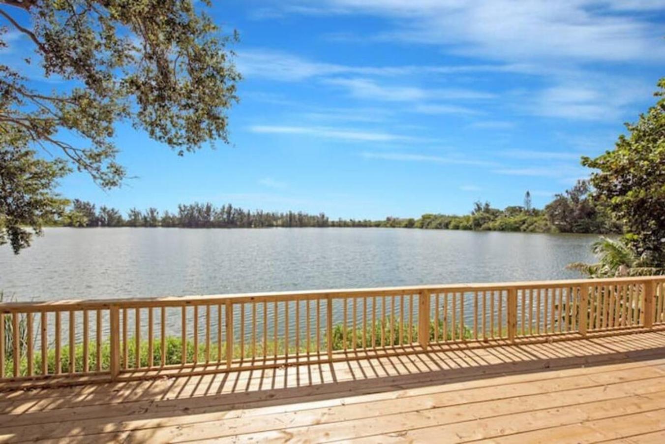 Lake House Unit 1 By Pmi ดาวี ภายนอก รูปภาพ