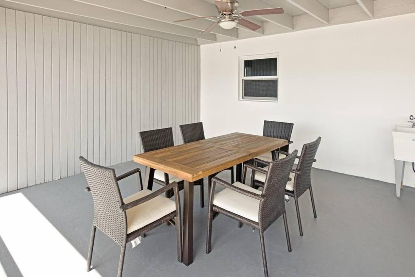 Lake House Unit 1 By Pmi ดาวี ภายนอก รูปภาพ